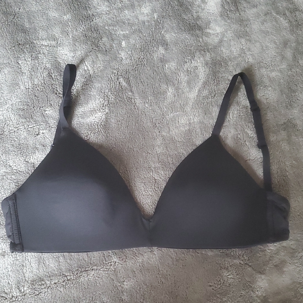 NWT SKIMS WIRELESS FORM T-SHIRT BRA IN ONYX